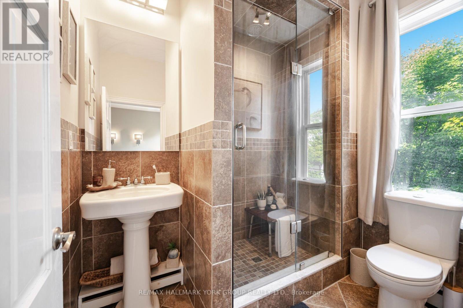 390 Main Street, King, ON - Indoor Photo Showing Bathroom