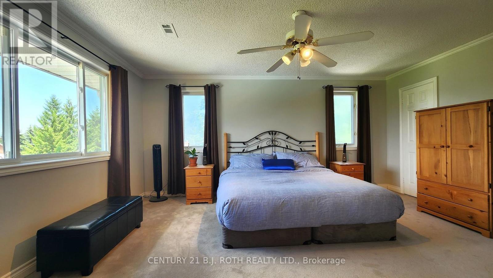 1252 Shore Acres Drive, Innisfil, ON - Indoor Photo Showing Bedroom