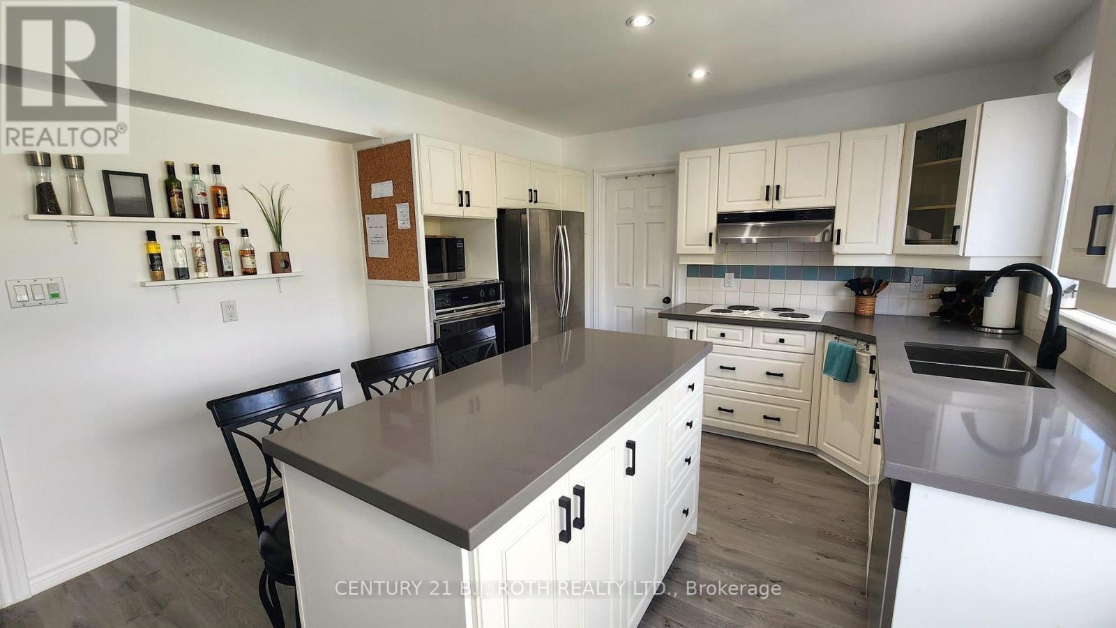 1252 Shore Acres Drive, Innisfil, ON - Indoor Photo Showing Kitchen With Double Sink