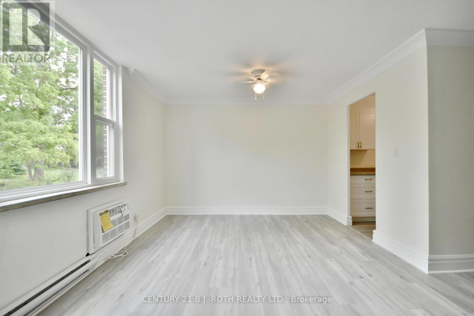 21 - 2 Grove Street E, Barrie, ON - Indoor Photo Showing Other Room