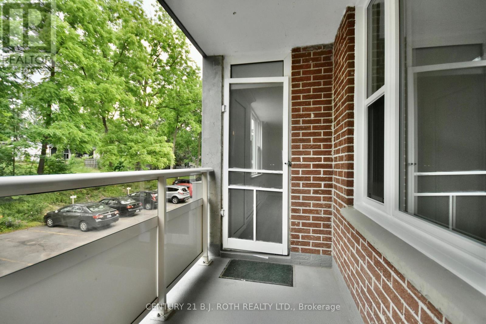 21 - 2 Grove Street E, Barrie, ON - Outdoor With Balcony With Exterior