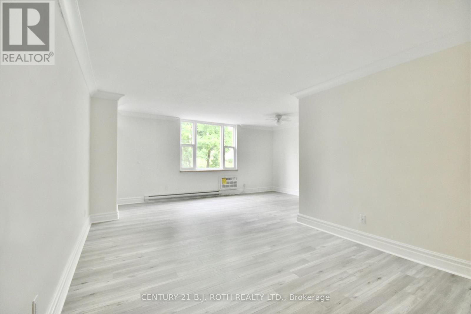 21 - 2 Grove Street E, Barrie, ON - Indoor Photo Showing Other Room