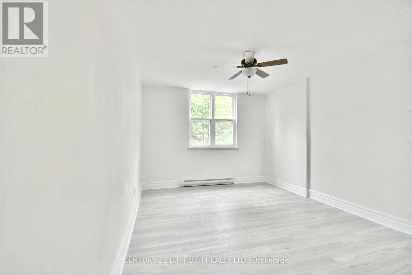 21 - 2 Grove Street E, Barrie, ON - Indoor Photo Showing Other Room