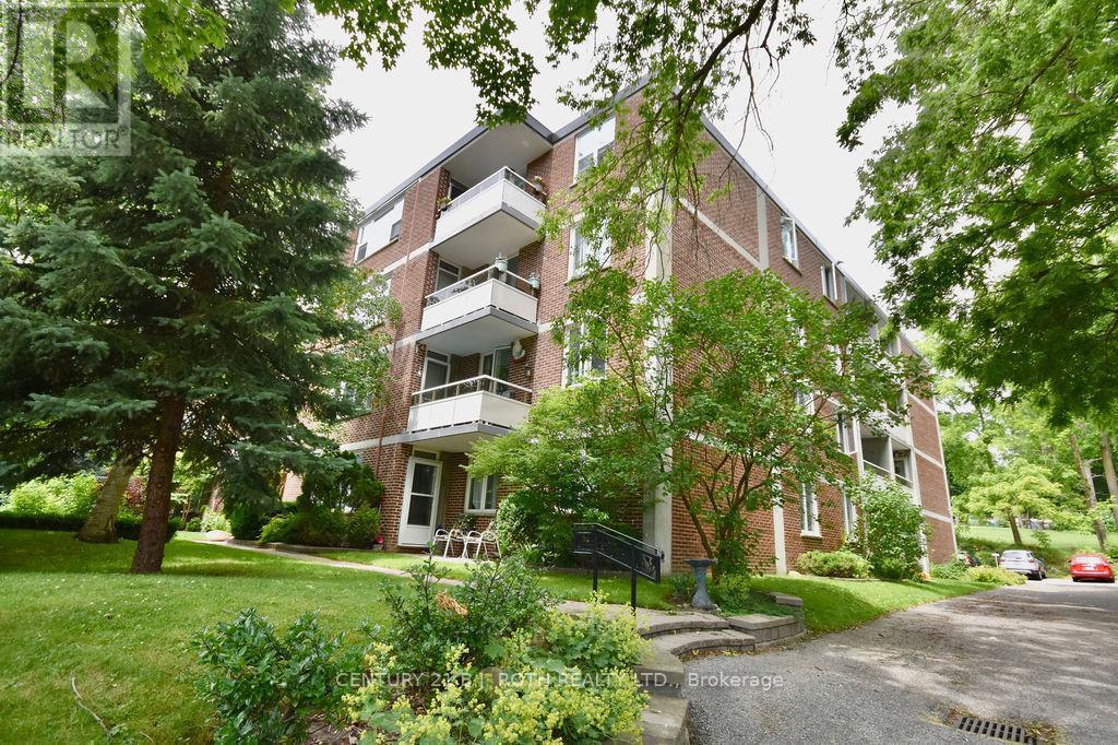 21 - 2 Grove Street E, Barrie, ON - Outdoor With Balcony