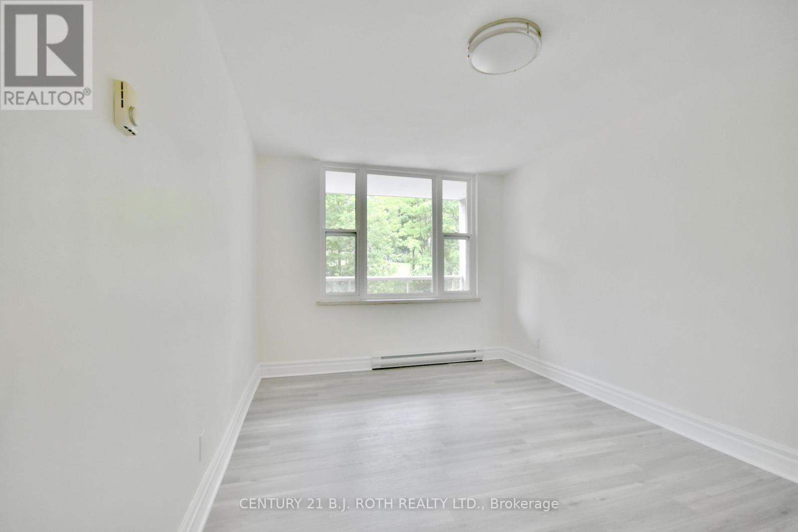 21 - 2 Grove Street E, Barrie, ON - Indoor Photo Showing Other Room