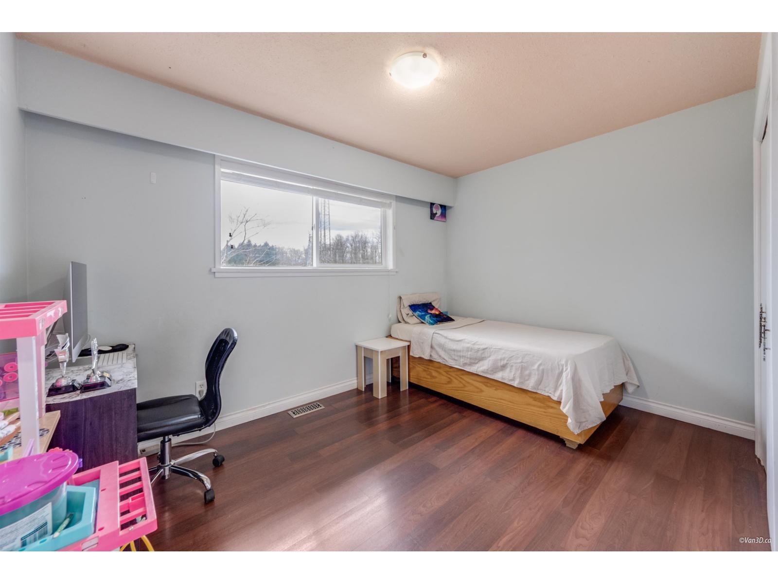13553 84 Avenue, Surrey, BC - Indoor Photo Showing Bedroom