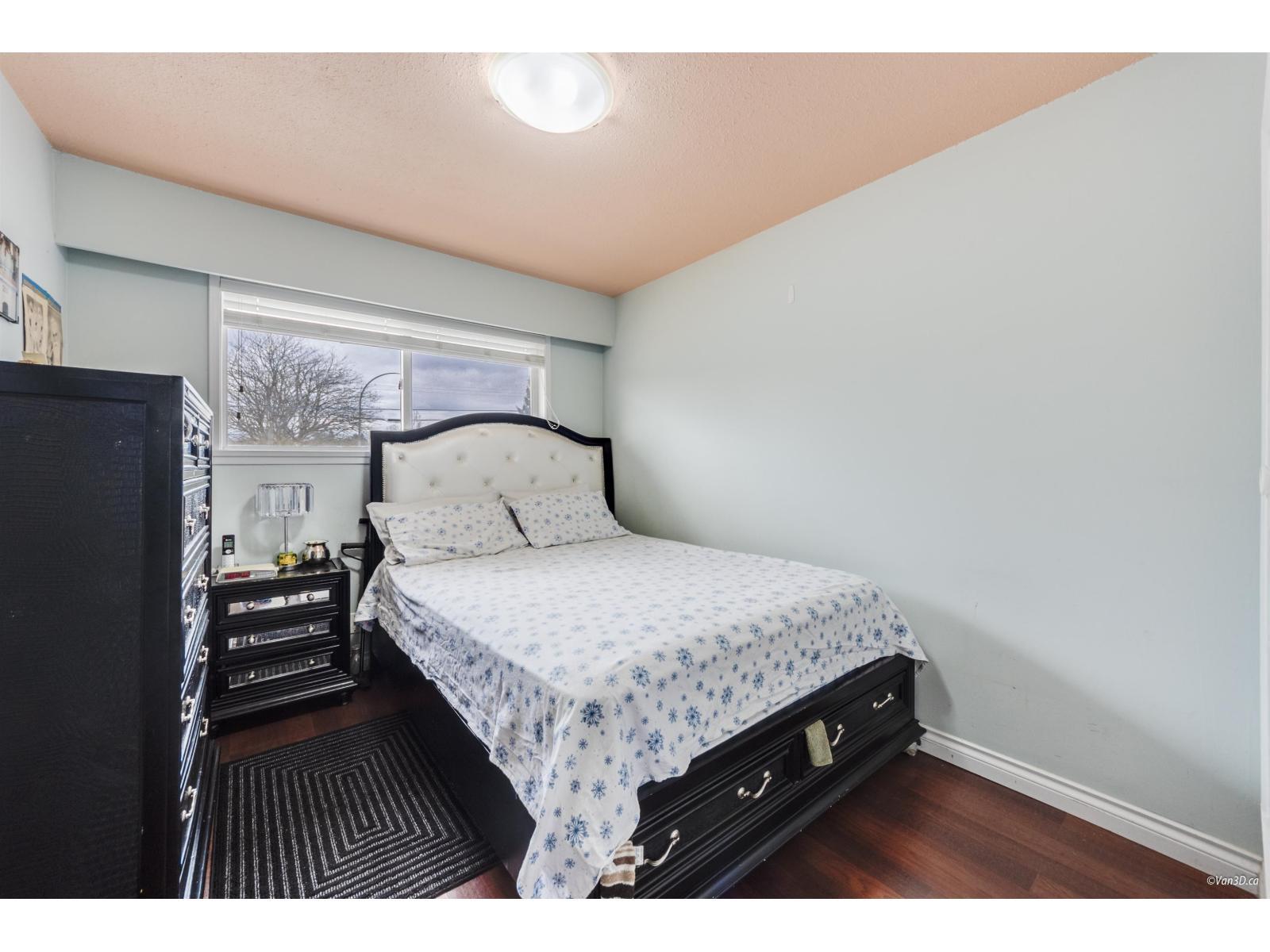 13553 84 Avenue, Surrey, BC - Indoor Photo Showing Bedroom