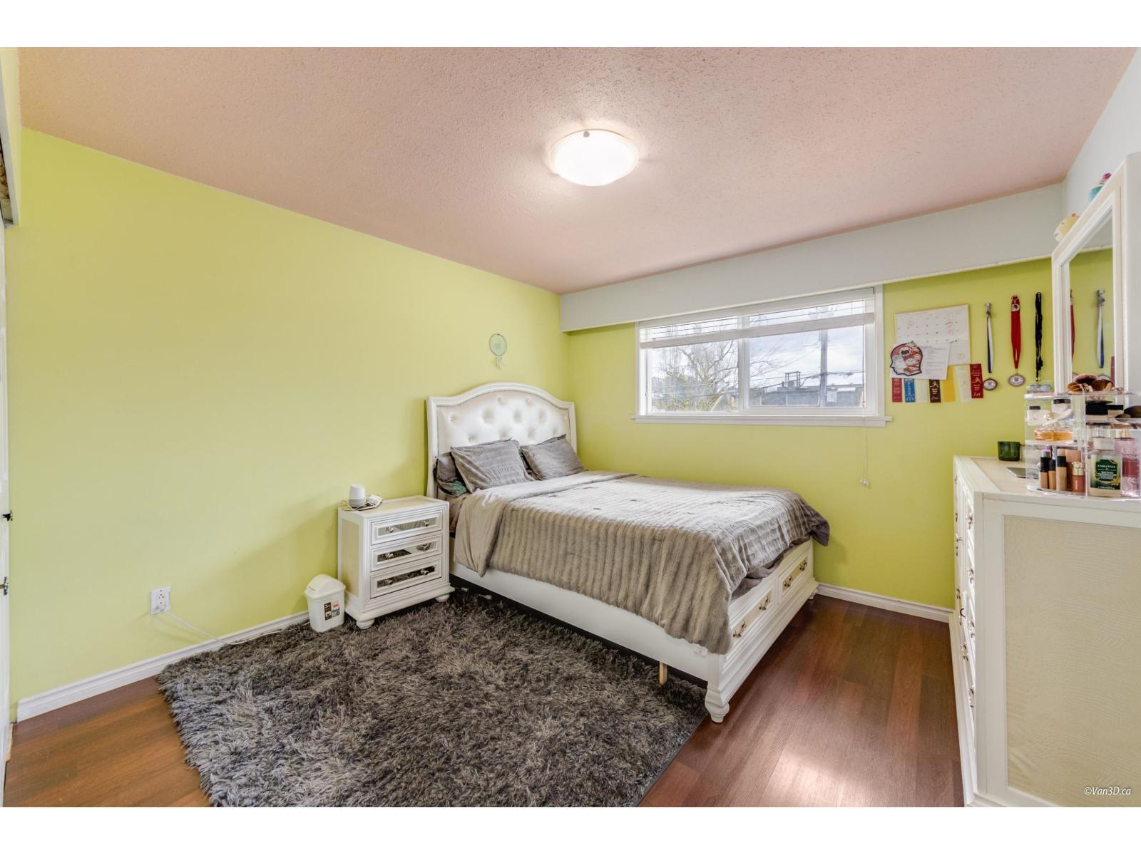 13553 84 Avenue, Surrey, BC - Indoor Photo Showing Bedroom