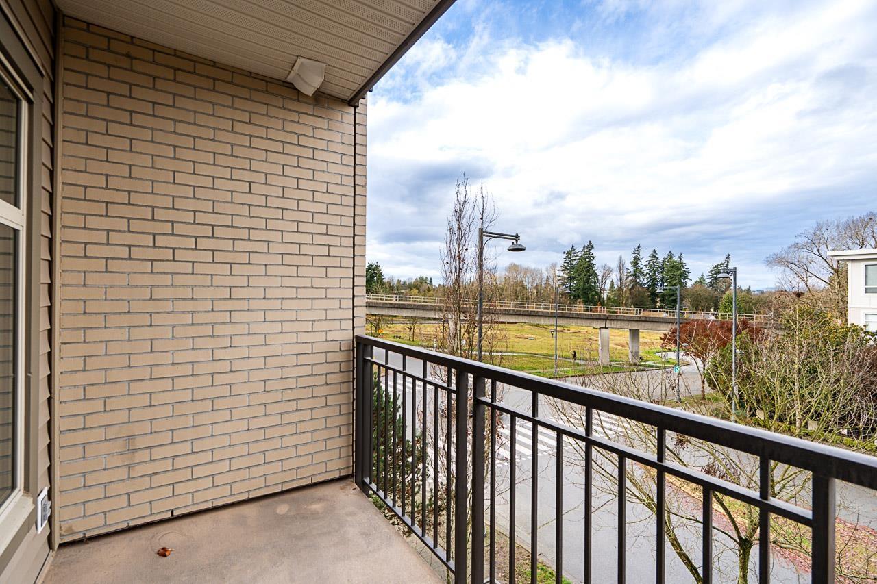 215 13468 King George Boulevard, Surrey, BC - Outdoor With Exterior