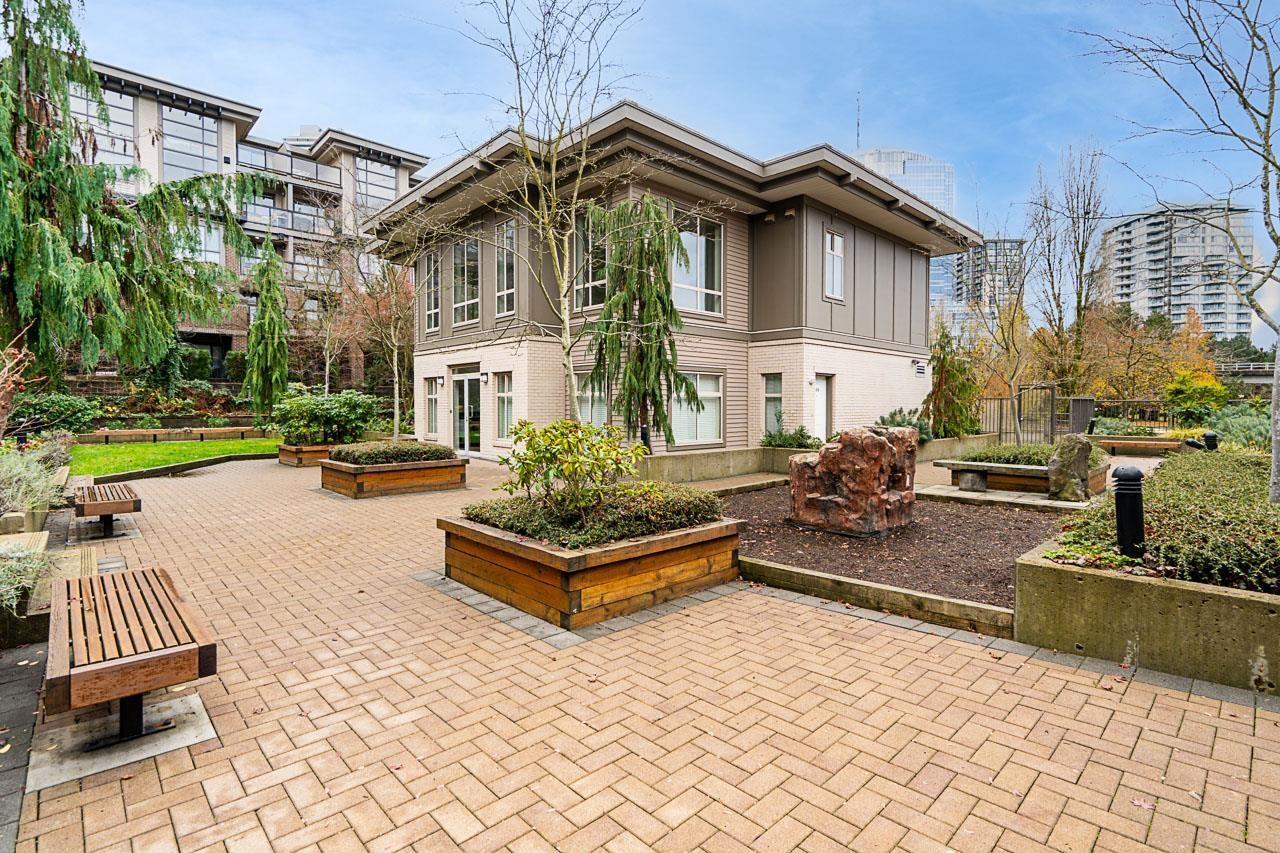 215 13468 King George Boulevard, Surrey, BC - Outdoor