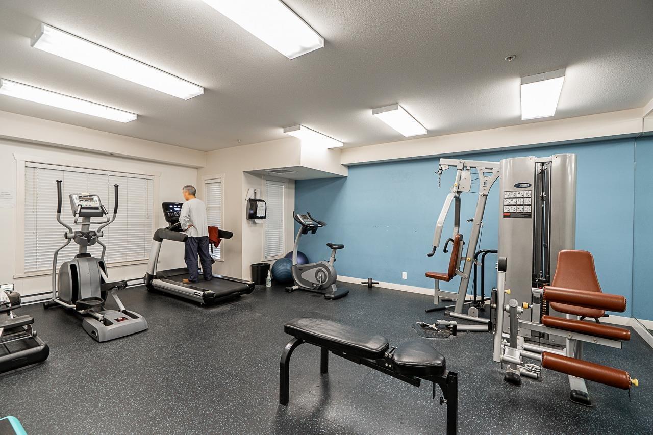 215 13468 King George Boulevard, Surrey, BC - Indoor Photo Showing Gym Room