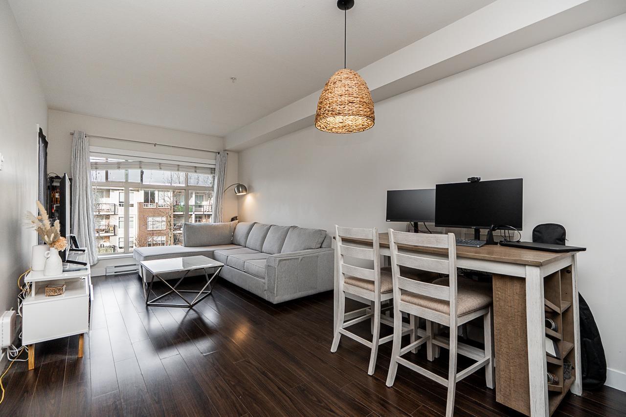 215 13468 King George Boulevard, Surrey, BC - Indoor