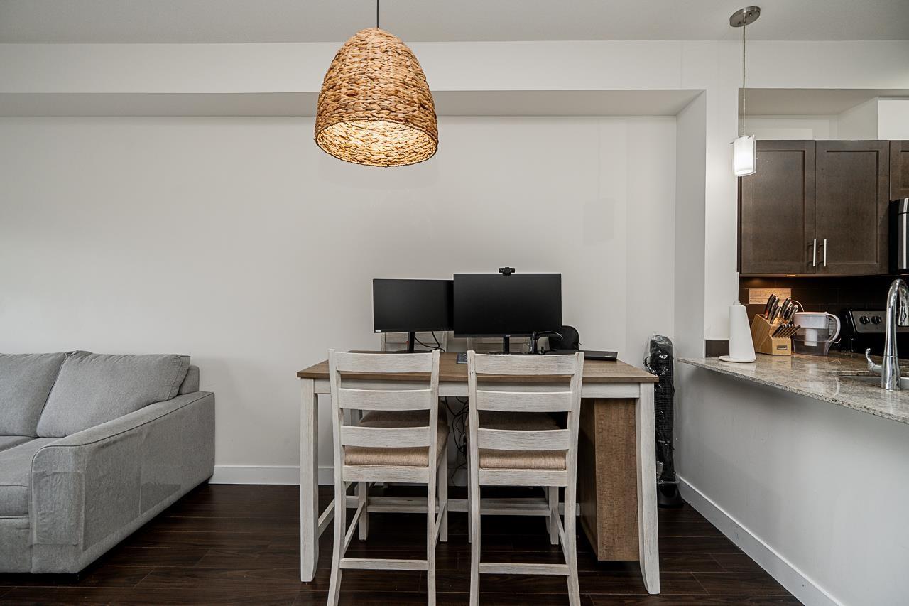 215 13468 King George Boulevard, Surrey, BC - Indoor