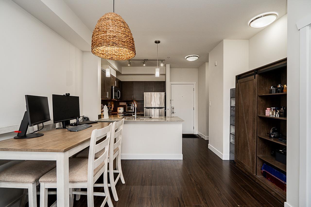 215 13468 King George Boulevard, Surrey, BC - Indoor