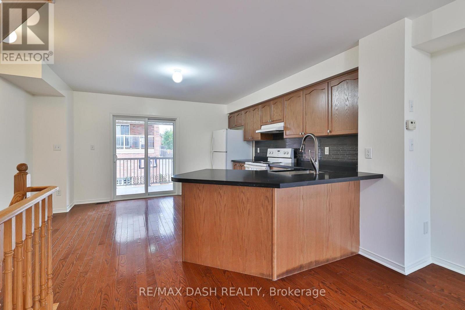 57 Ted Wray Circle, Toronto, ON - Indoor Photo Showing Kitchen