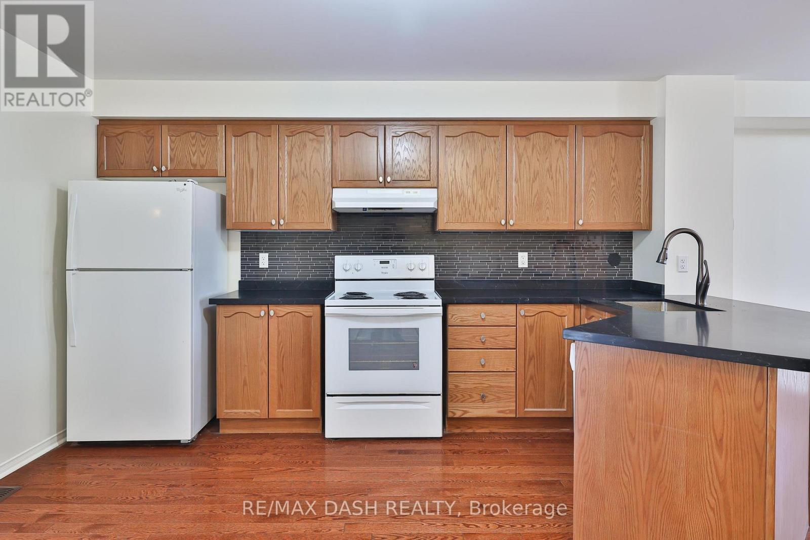 57 Ted Wray Circle, Toronto, ON - Indoor Photo Showing Kitchen