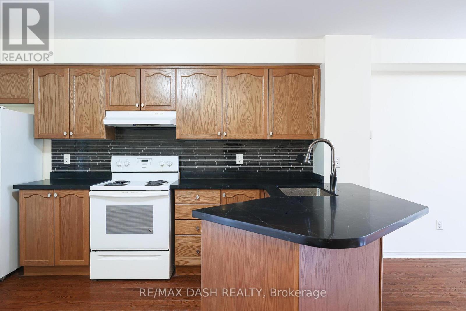57 Ted Wray Circle, Toronto, ON - Indoor Photo Showing Kitchen With Double Sink