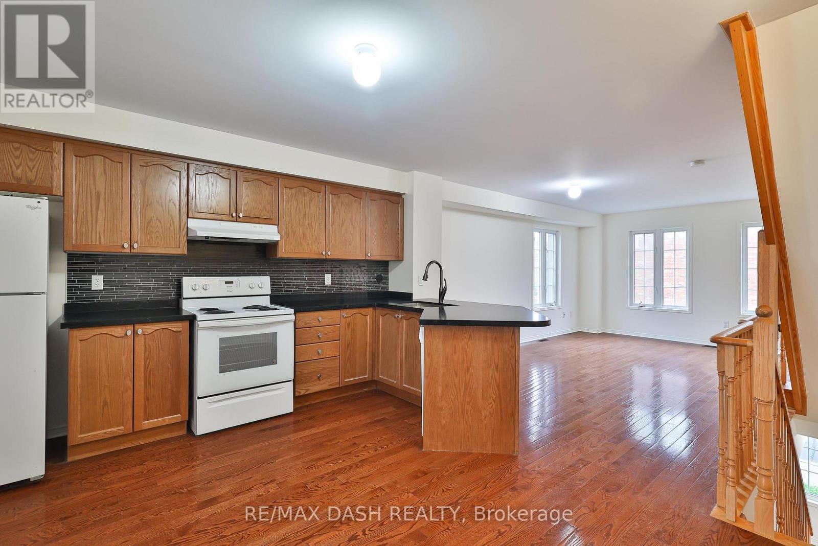 57 Ted Wray Circle, Toronto, ON - Indoor Photo Showing Kitchen