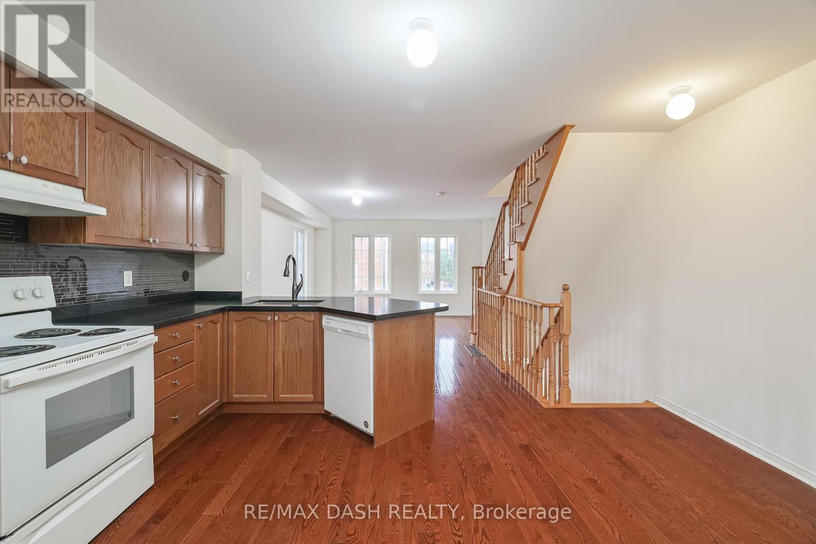 57 Ted Wray Circle, Toronto, ON - Indoor Photo Showing Kitchen