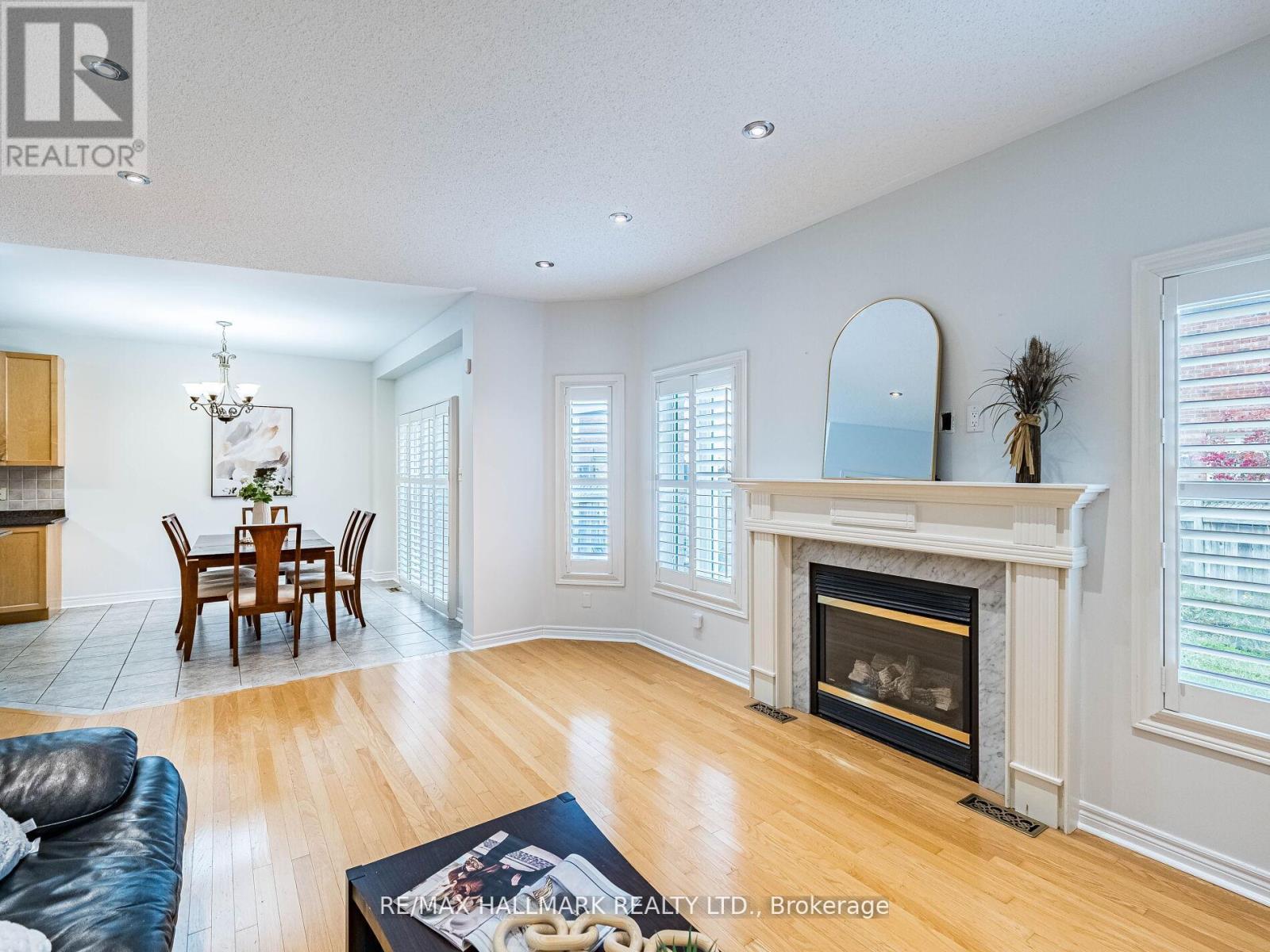 3099 Velmar Drive, Mississauga, ON - Indoor Photo Showing Living Room With Fireplace