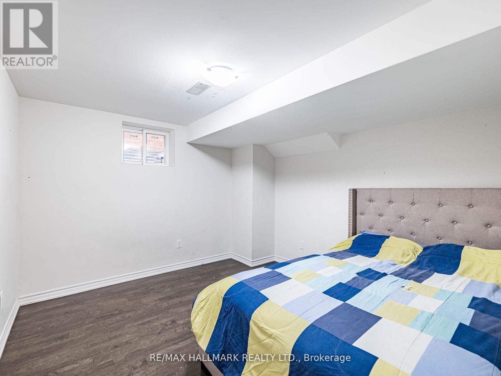 3099 Velmar Drive, Mississauga, ON - Indoor Photo Showing Bedroom