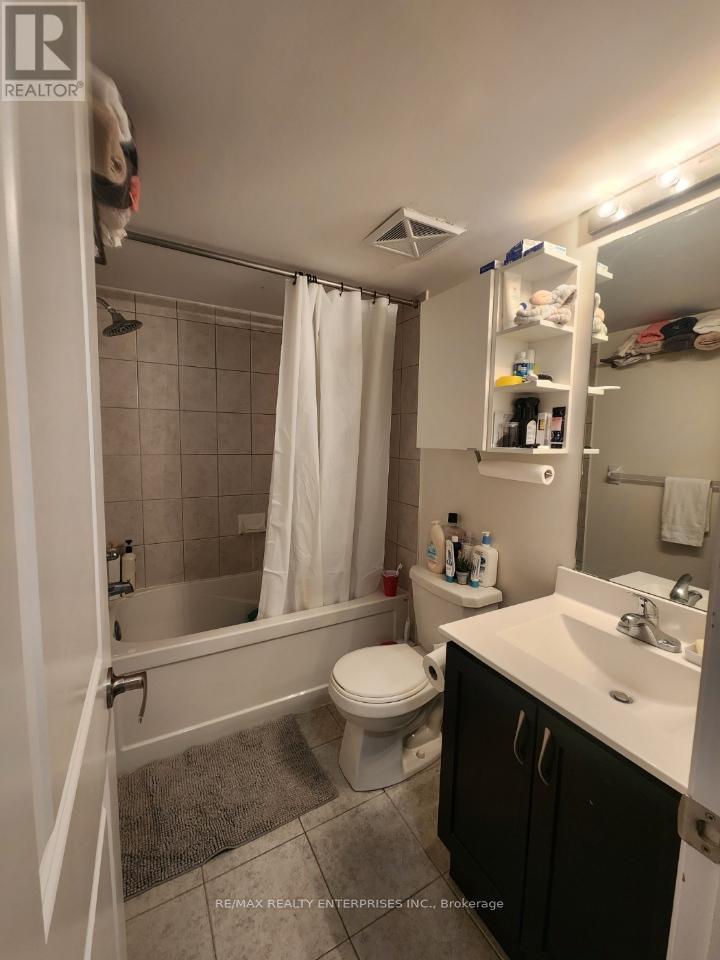 114 - 32 Fieldway Road, Toronto, ON - Indoor Photo Showing Bathroom