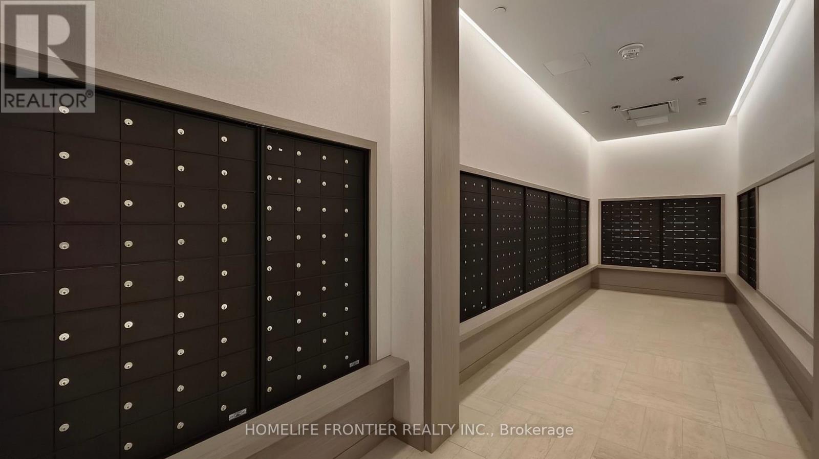 2011 - 4015 The Exchange Street, Mississauga, ON - Indoor Photo Showing Other Room