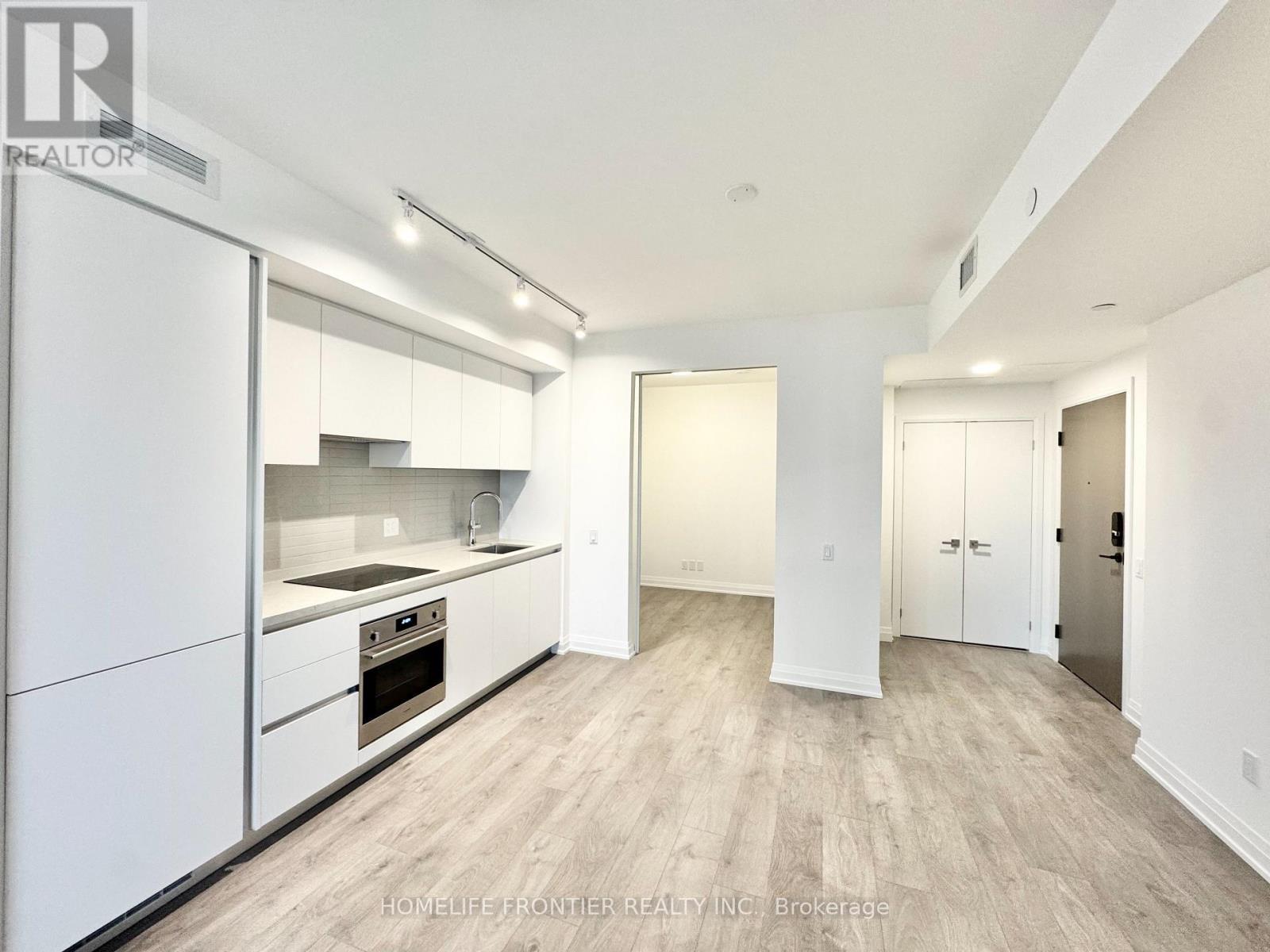 2011 - 4015 The Exchange Street, Mississauga, ON - Indoor Photo Showing Kitchen