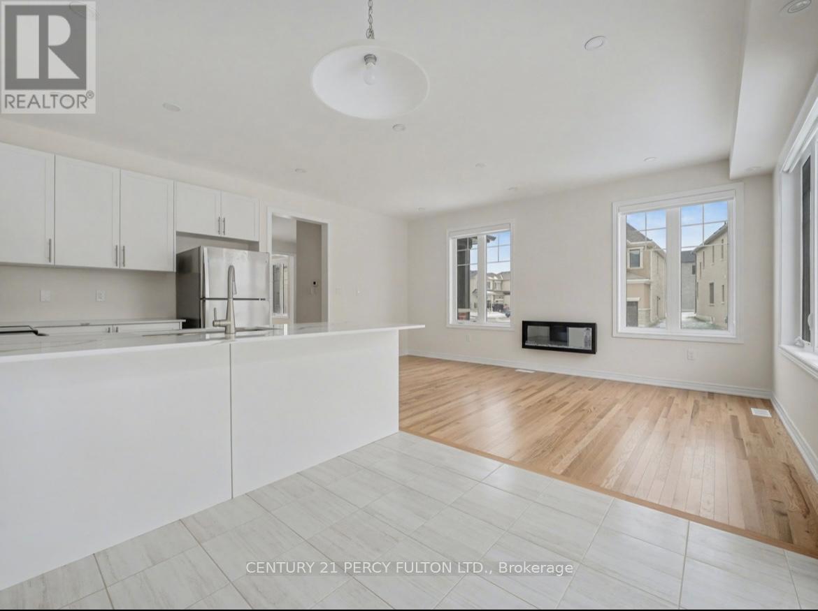 396 Kennedy Circle W, Milton, ON - Indoor Photo Showing Kitchen