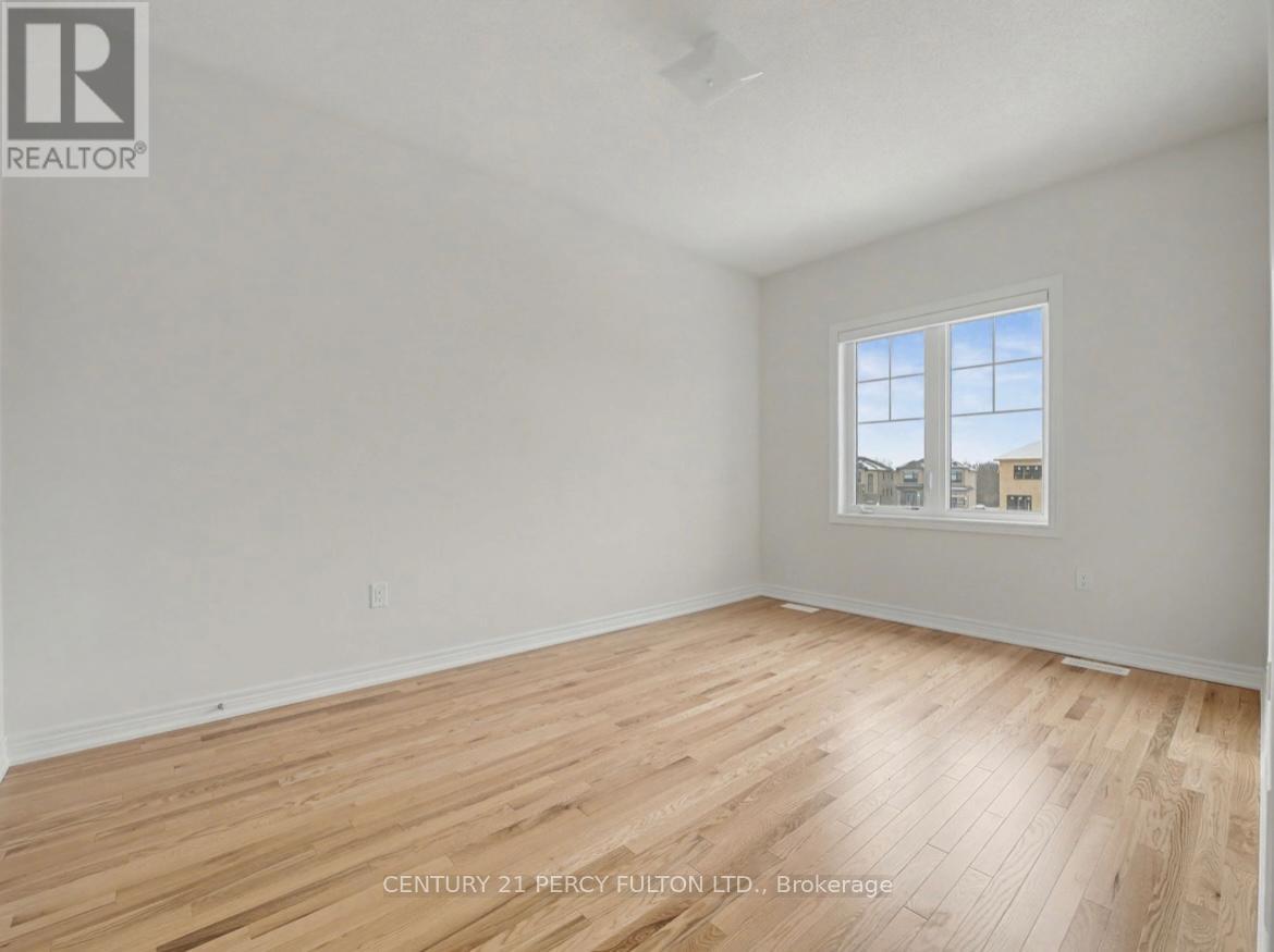 396 Kennedy Circle W, Milton, ON - Indoor Photo Showing Other Room