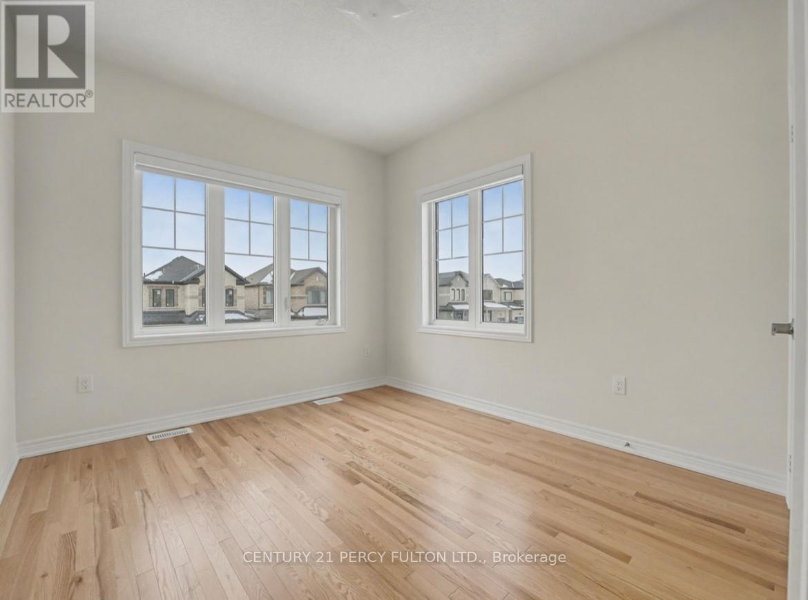 396 Kennedy Circle W, Milton, ON - Indoor Photo Showing Other Room