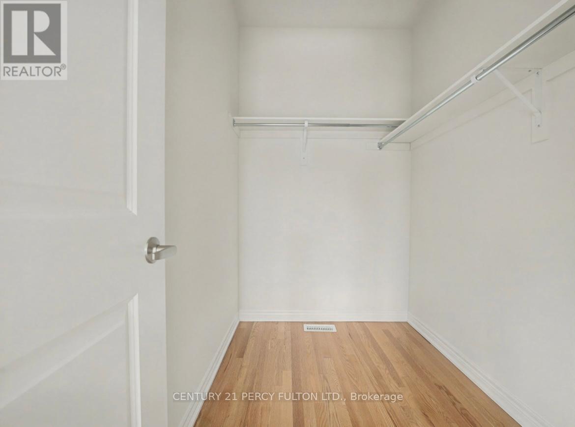 396 Kennedy Circle W, Milton, ON - Indoor Photo Showing Other Room