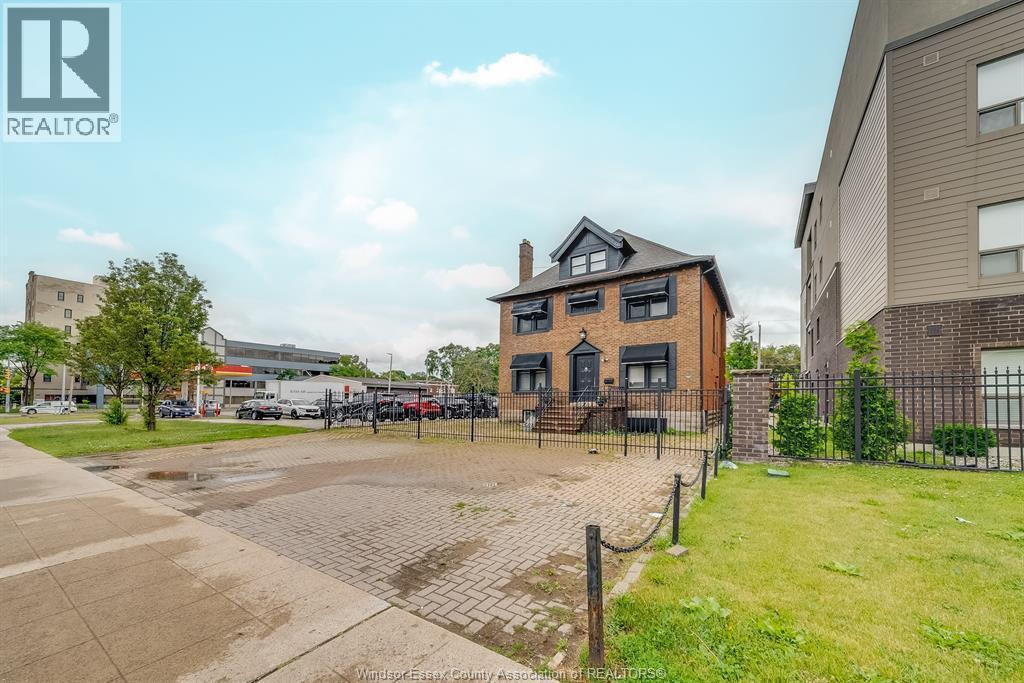 961 Ouellette Avenue Unit# 4, Windsor, ON - Outdoor