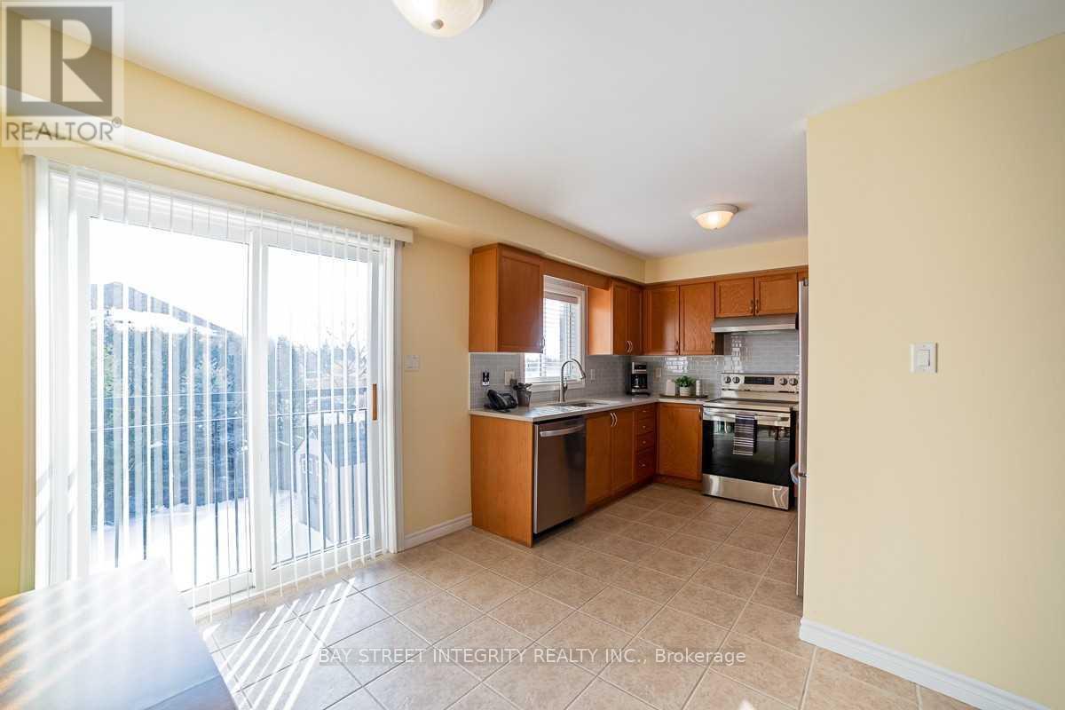 13 Vansickle Street, Hamilton, ON - Indoor Photo Showing Kitchen