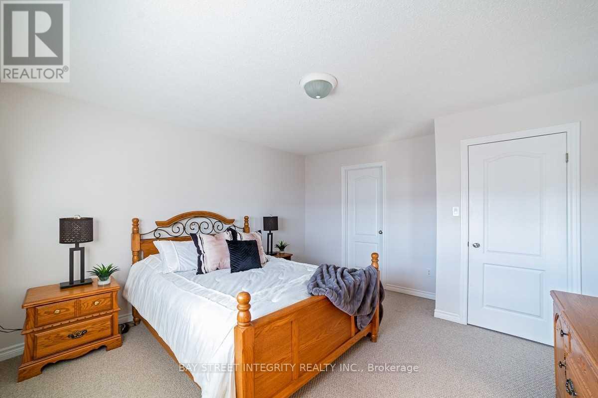 13 Vansickle Street, Hamilton, ON - Indoor Photo Showing Bedroom