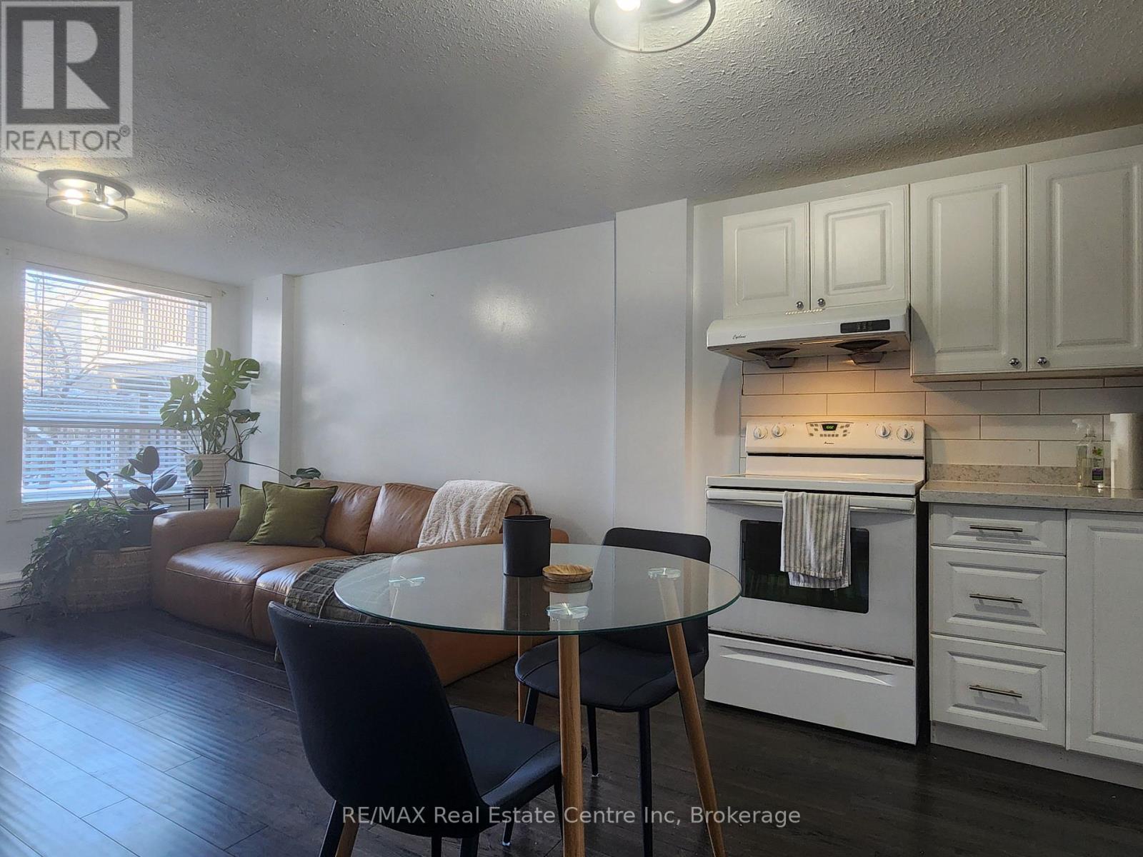 17 Boulder Crescent, Guelph (Clairfields/Hanlon Business Park), ON - Indoor