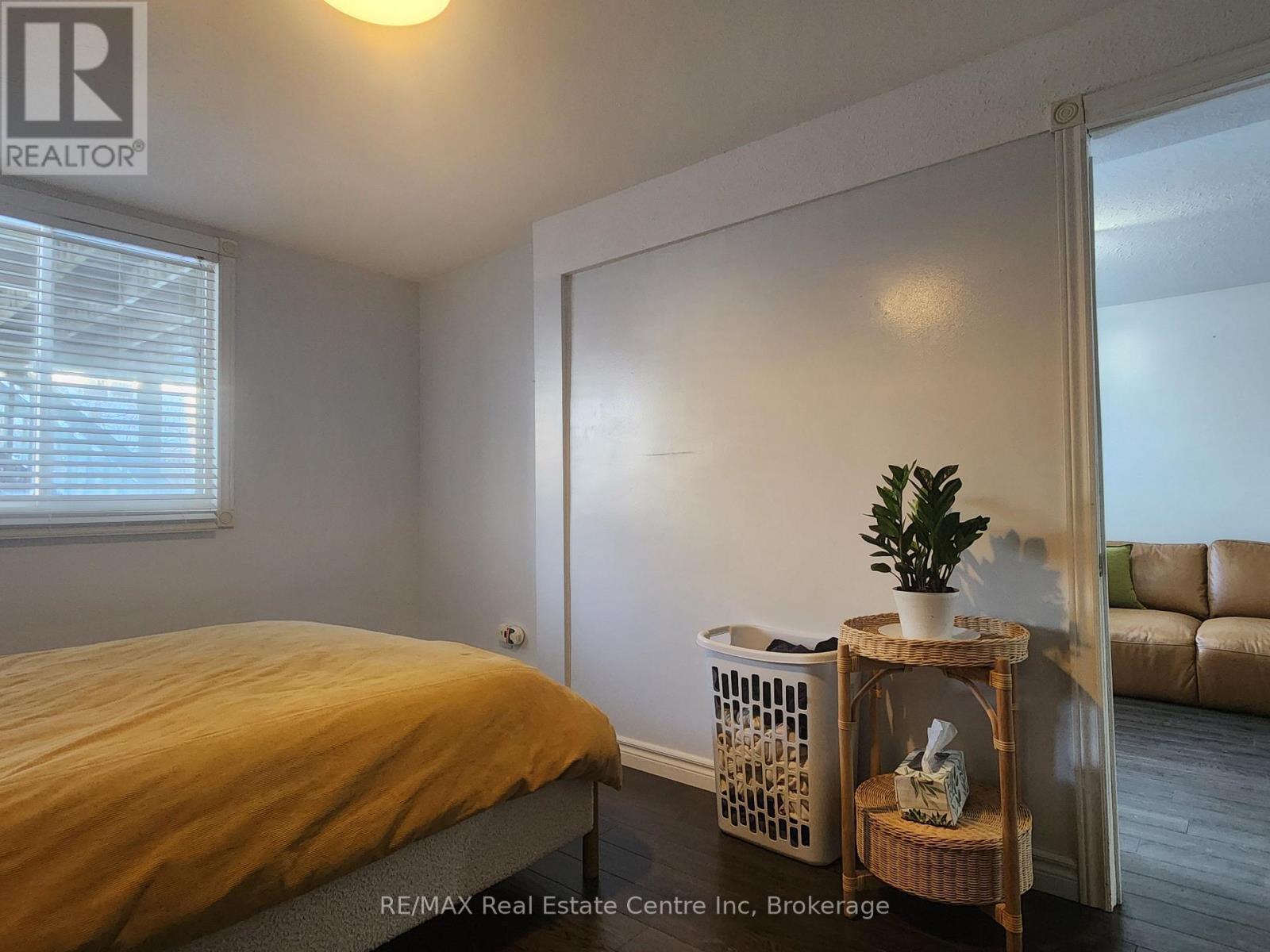 17 Boulder Crescent, Guelph (Clairfields/Hanlon Business Park), ON - Indoor Photo Showing Bedroom