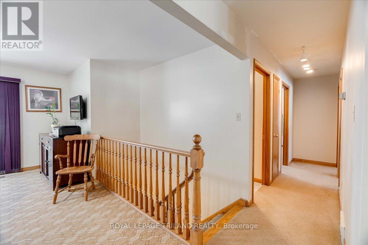 22775 Dogwood Road, Southwest Middlesex, ON - Indoor Photo Showing Other Room