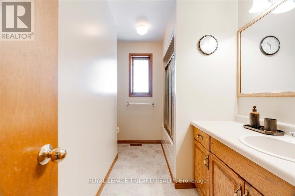 22775 Dogwood Road, Southwest Middlesex, ON - Indoor