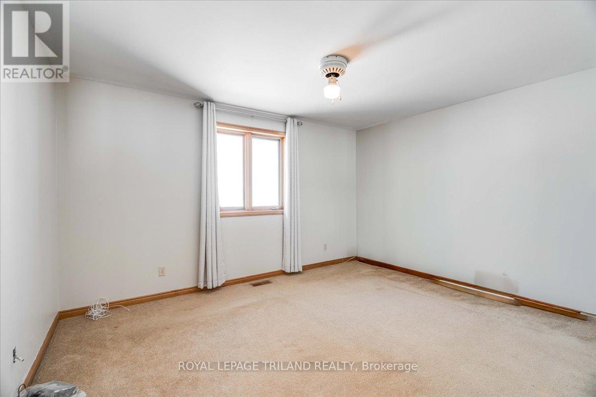 22775 Dogwood Road, Southwest Middlesex, ON - Indoor Photo Showing Other Room