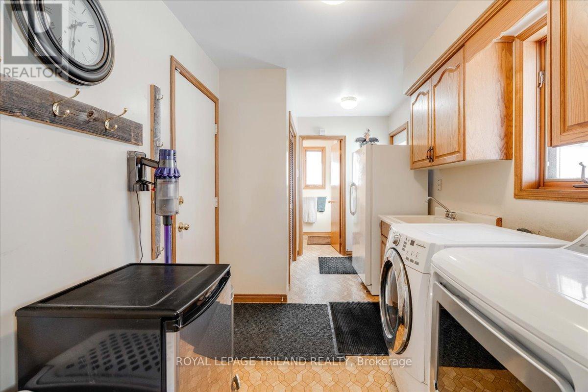 22775 Dogwood Road, Southwest Middlesex, ON - Indoor Photo Showing Laundry Room
