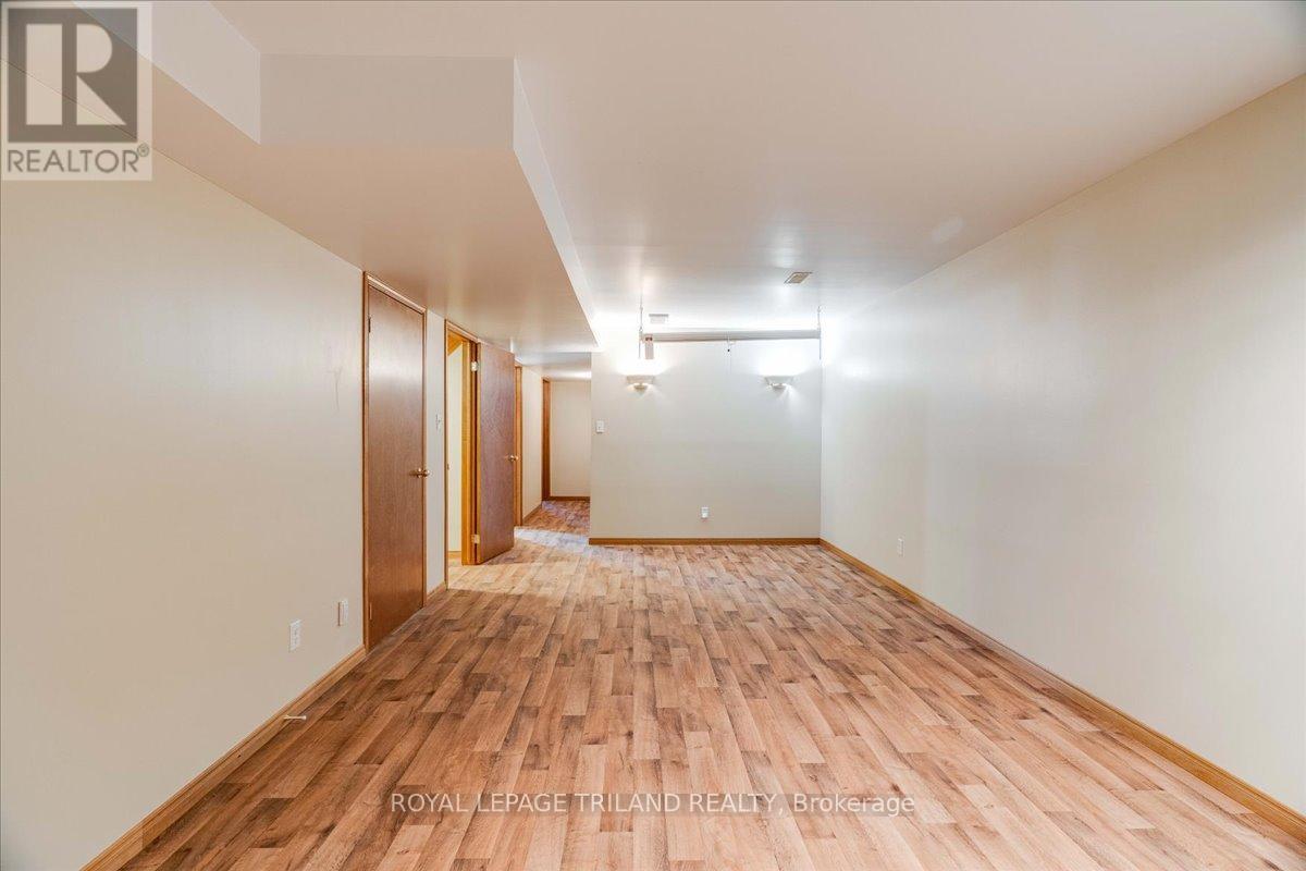 22775 Dogwood Road, Southwest Middlesex, ON - Indoor Photo Showing Other Room