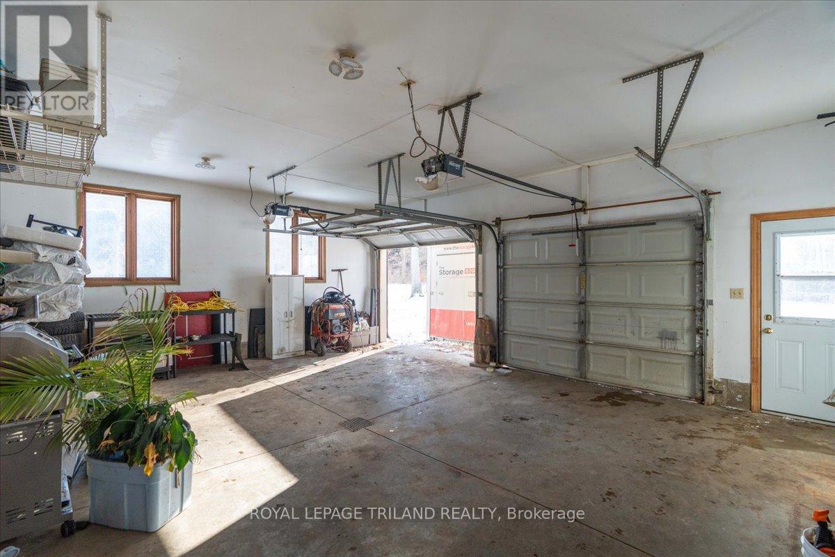 22775 Dogwood Road, Southwest Middlesex, ON - Indoor Photo Showing Garage