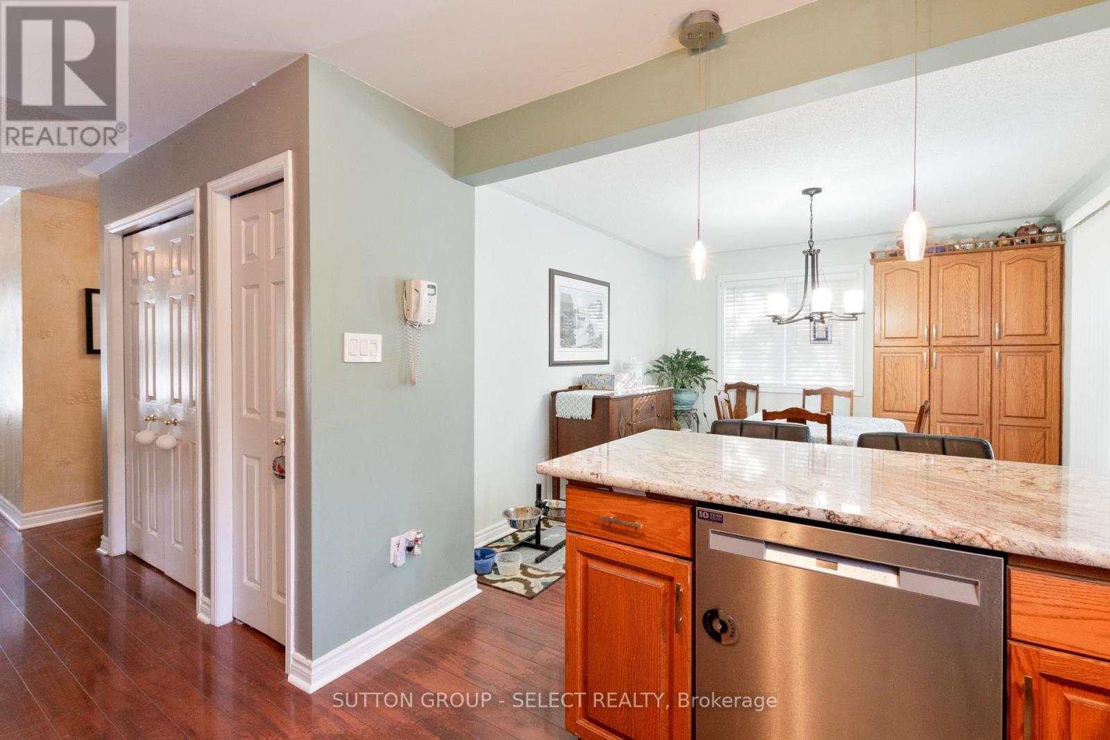 97 Tiner Avenue, Thames Centre (Dorchester), ON - Indoor Photo Showing Kitchen