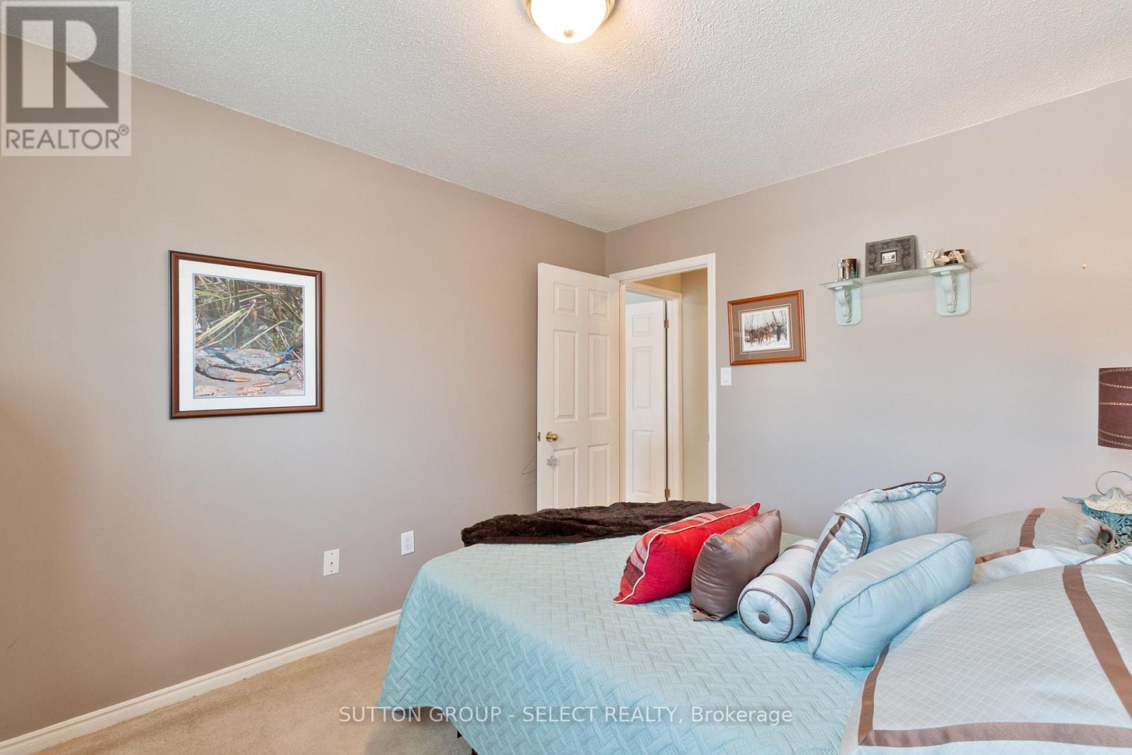 97 Tiner Avenue, Thames Centre (Dorchester), ON - Indoor Photo Showing Bedroom