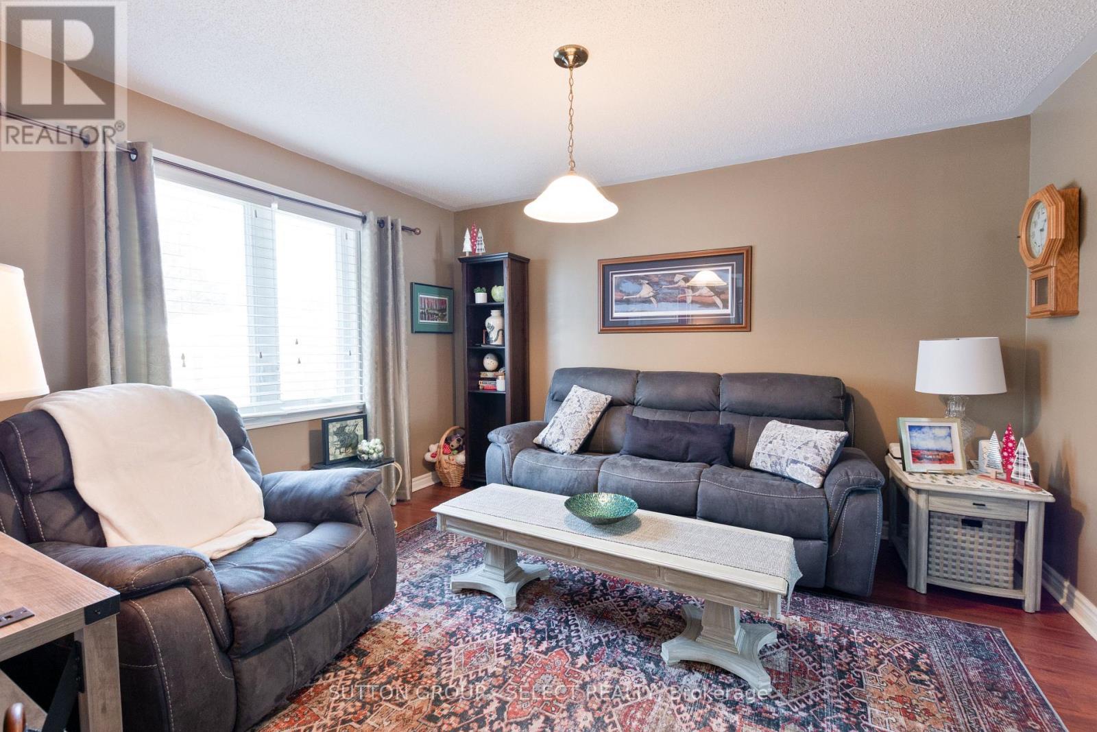 97 Tiner Avenue, Thames Centre (Dorchester), ON - Indoor Photo Showing Living Room