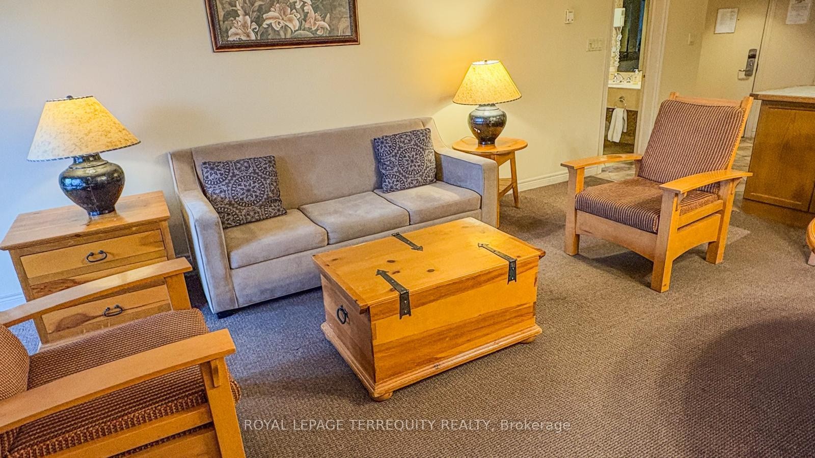 2329-90 Highland Drive, Oro-Medonte, ON - Indoor Photo Showing Living Room