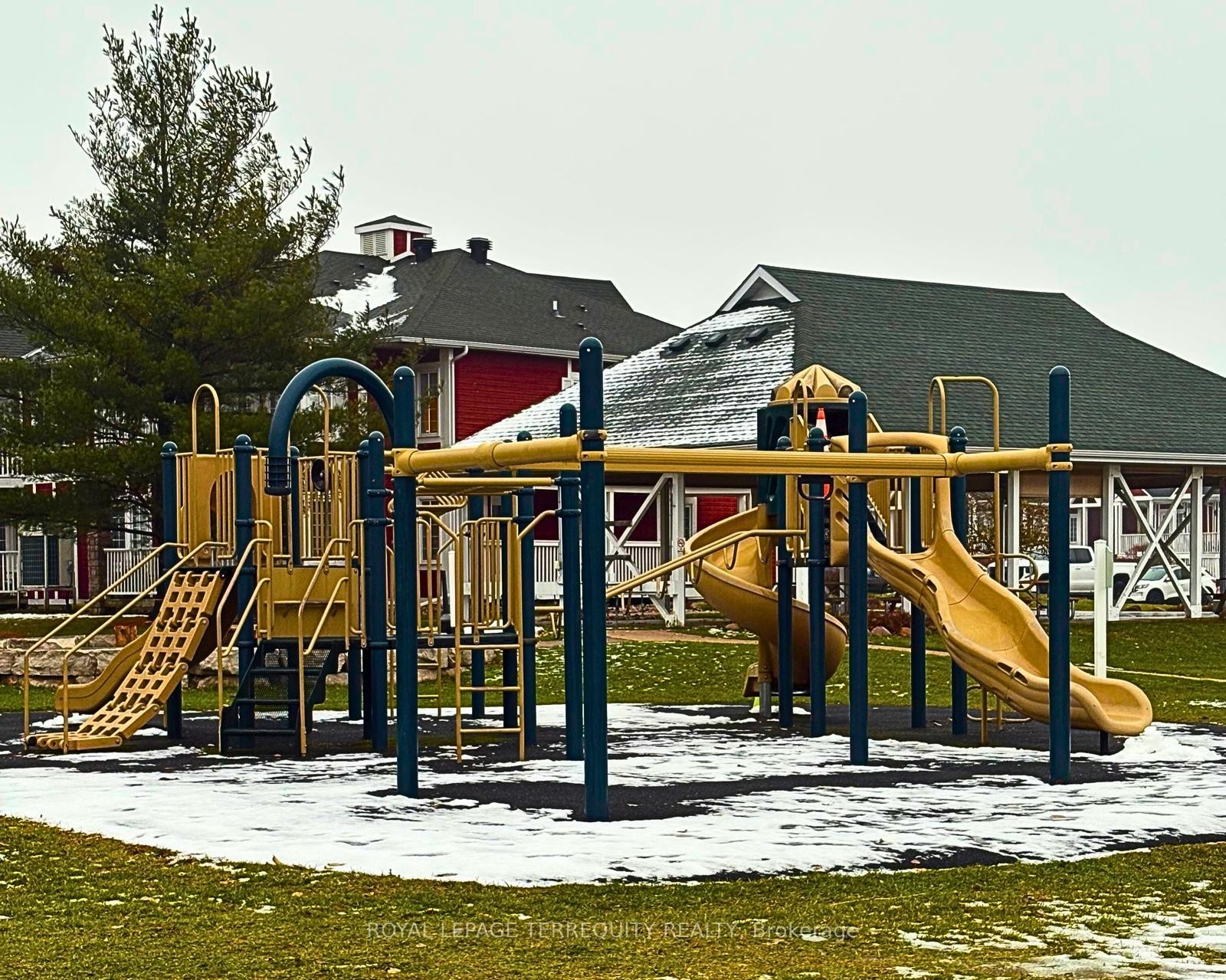 2329-90 Highland Drive, Oro-Medonte, ON - Outdoor