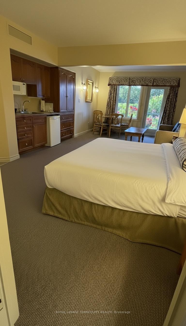 2329-90 Highland Drive, Oro-Medonte, ON - Indoor Photo Showing Bedroom