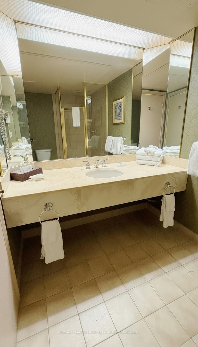 2329-90 Highland Drive, Oro-Medonte, ON - Indoor